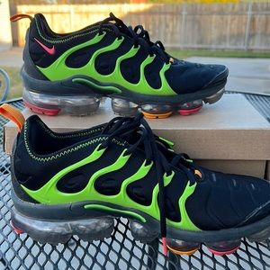 8.5 Nike vapor Max